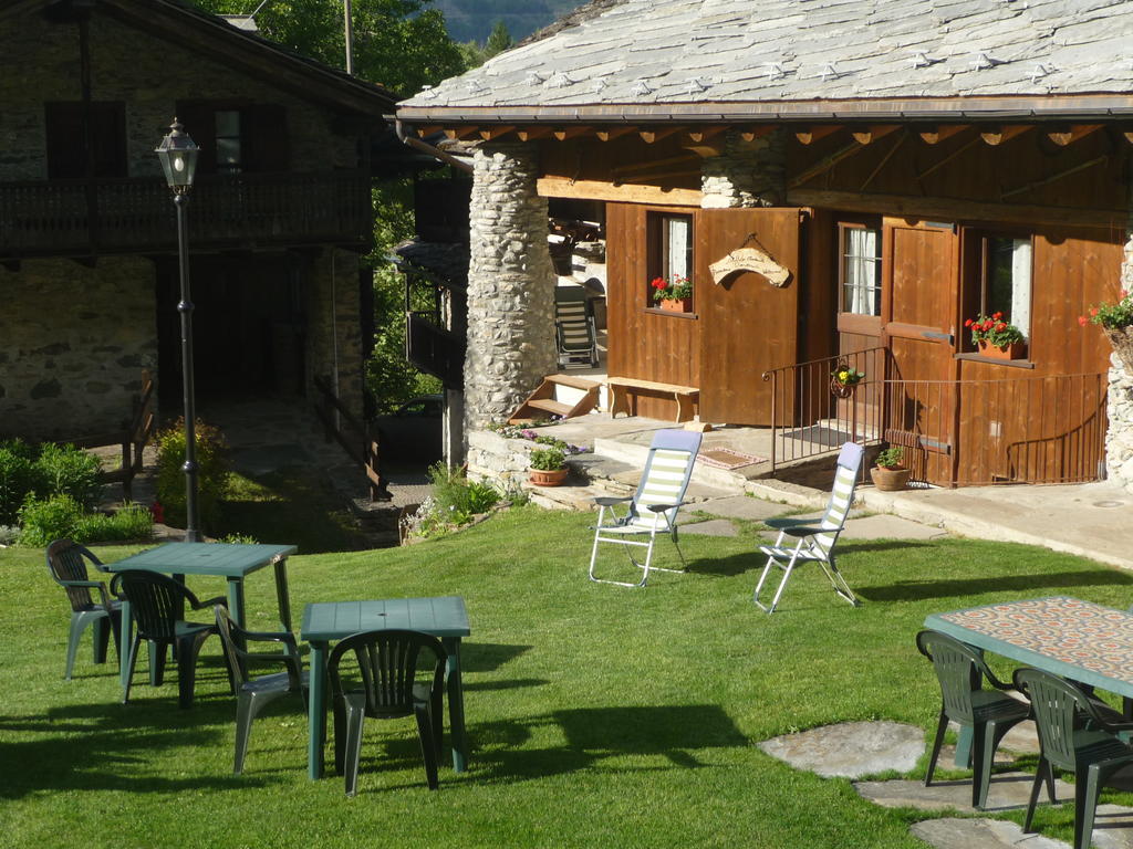 Les Chevreuils Bed & Breakfast Introd Exterior photo