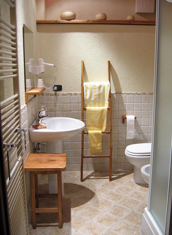 Les Chevreuils Bed & Breakfast Introd Room photo